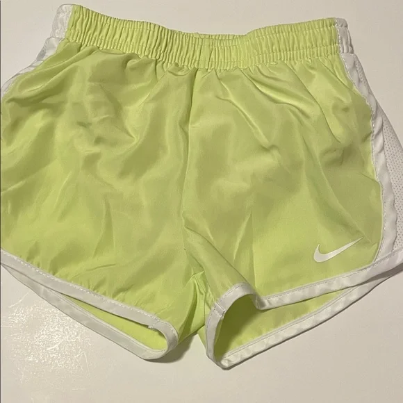 Nike Toddler Girl 3-4 Yrs 4T Pink Floral Logo Tee Neon Yellow Athletic Shorts - Picture 5 of 8